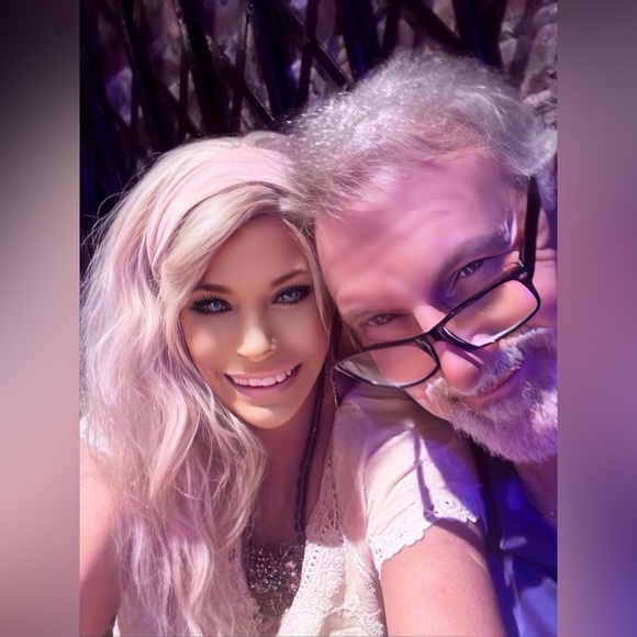 Meet your Posher, Suzi/ POSHMARK Ambassador/ Top 10% SELLER - Picture 4 of 16